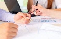 Jak dob�e zav�st a p�evz�t nov� informa�n� syst�m