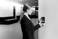 Elektronick� doch�zkov� a p��stupov� syst�my