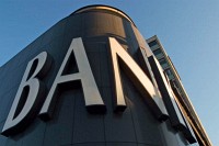 Specifika implementace provozn�ch syst�m� v bank�ch