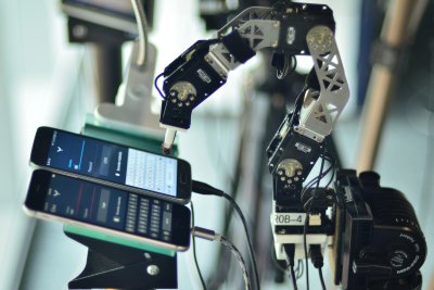 Roboti pro valida�n� a verifika�n� testov�n�